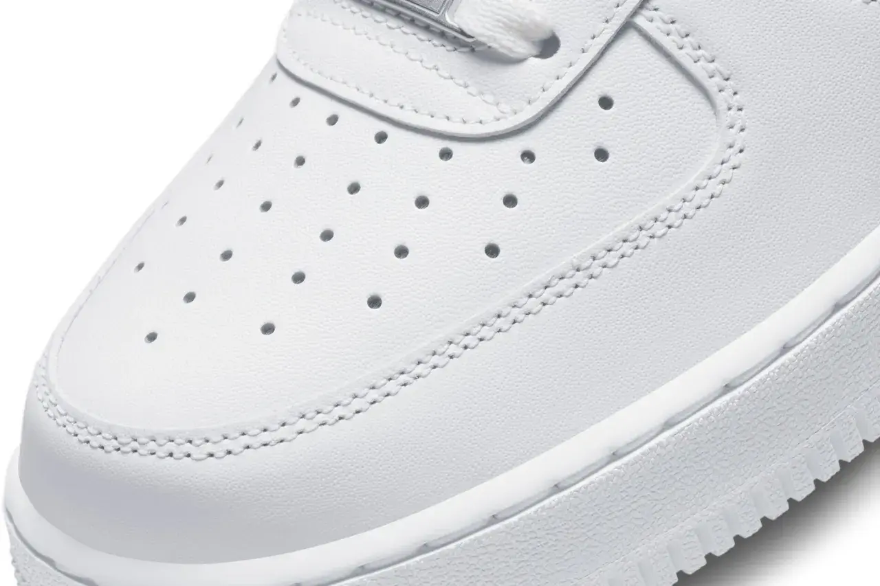 Nike Air Force 1 – Blanc Intemporel thumbnail