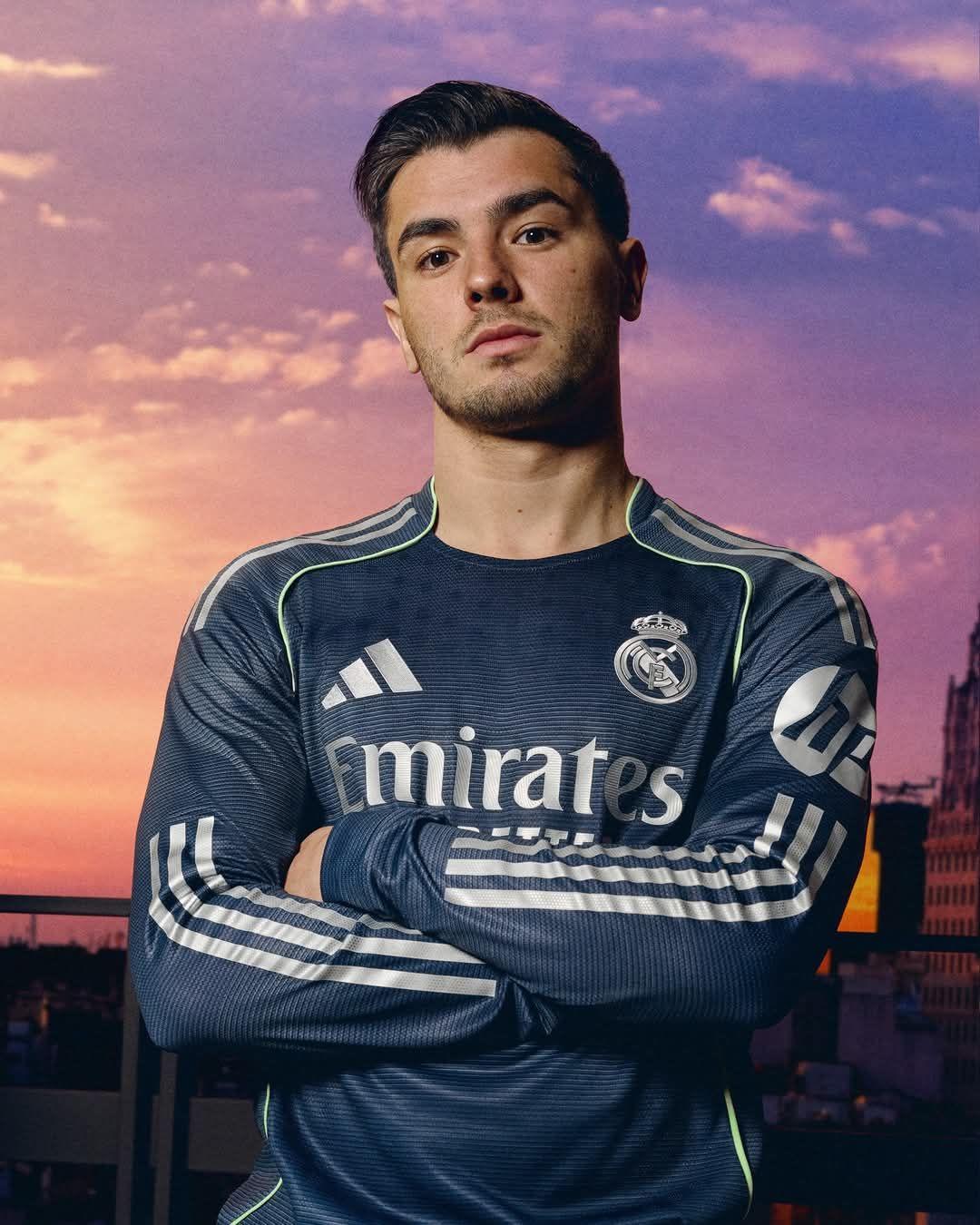 Maillot Extérieur Real Madrid 2025-2026  thumbnail