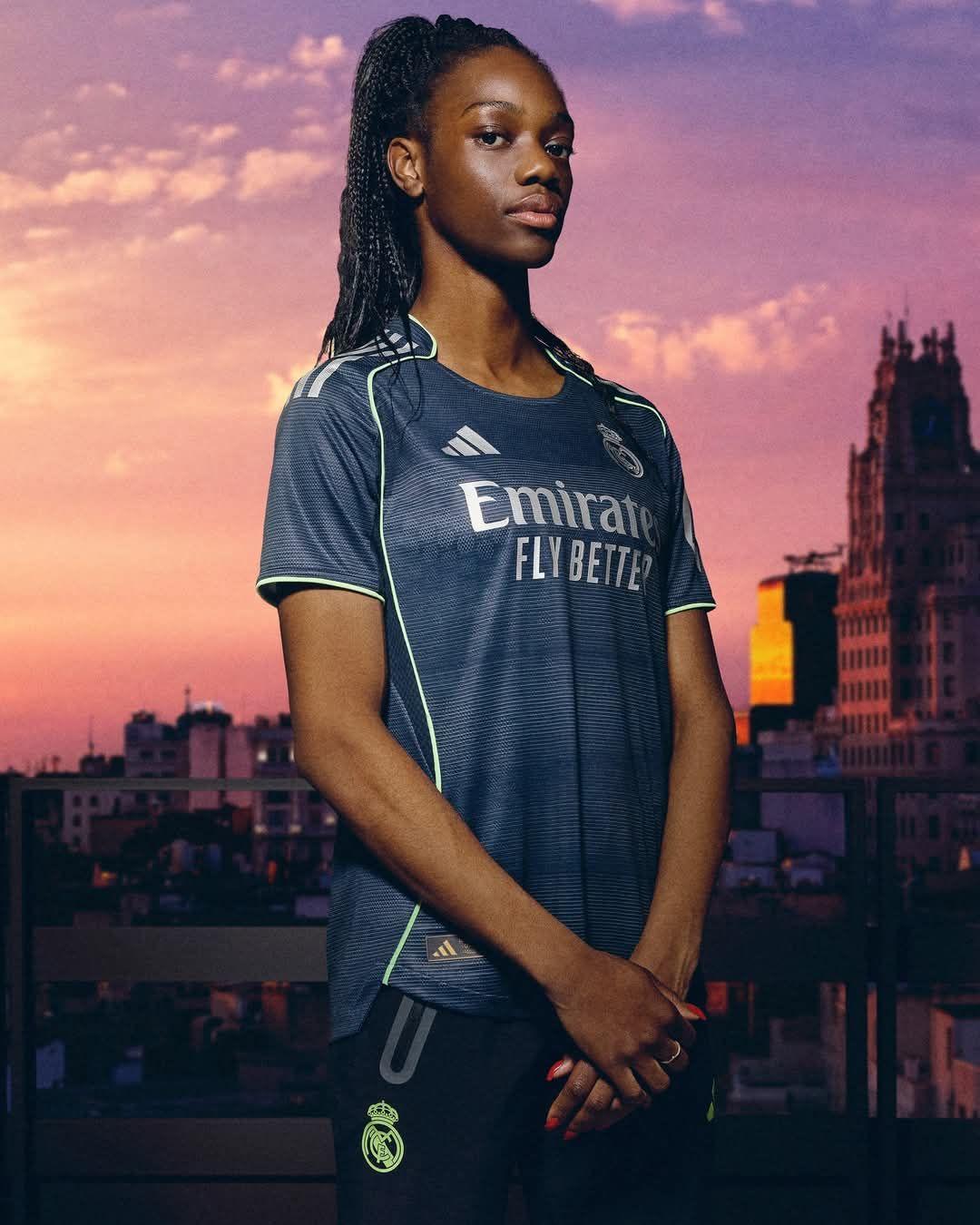 Maillot Extérieur Real Madrid 2025-2026  thumbnail