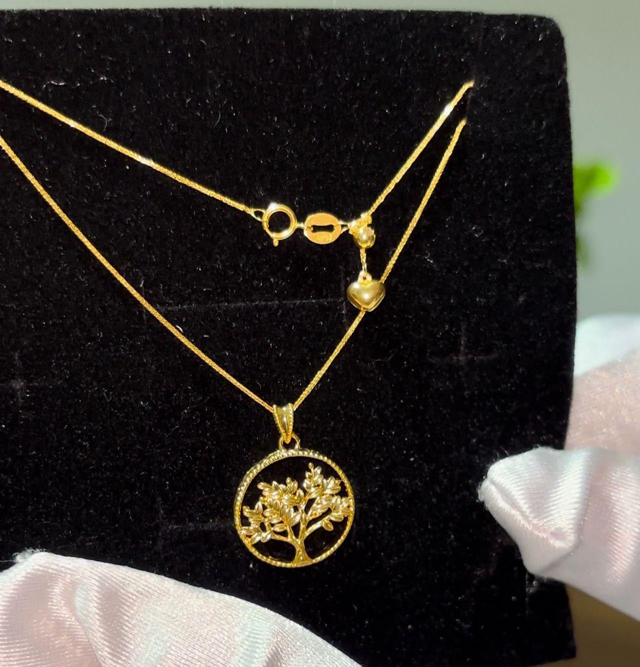 Chaîne en Or Pur 18K avec Pendentif Léger en Or Creux – Élégance et Raffinement thumbnail