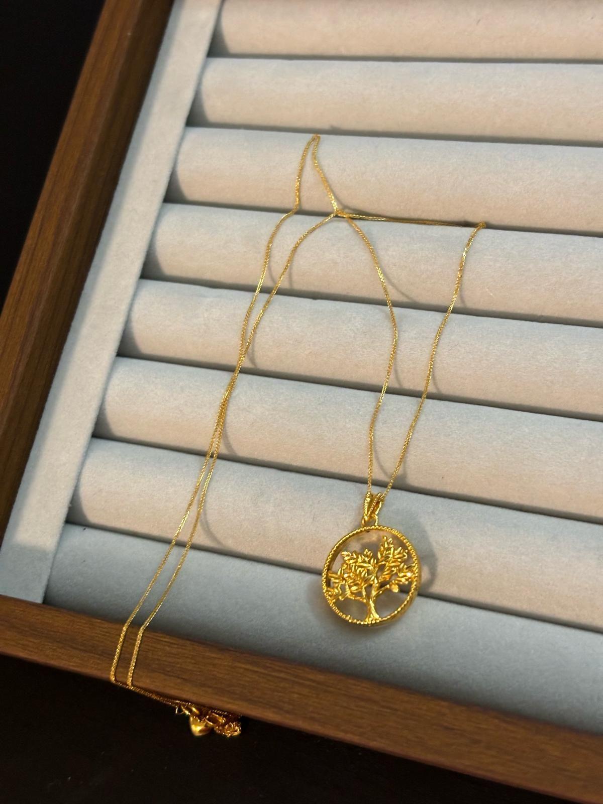 Chaîne en Or Pur 18K avec Pendentif Léger en Or Creux – Élégance et Raffinement thumbnail