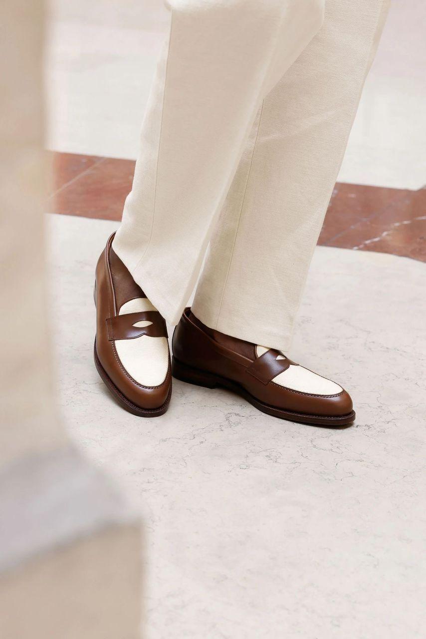 Mocassins Crockett & Jones en cuir – Élégance britannique intemporelle thumbnail