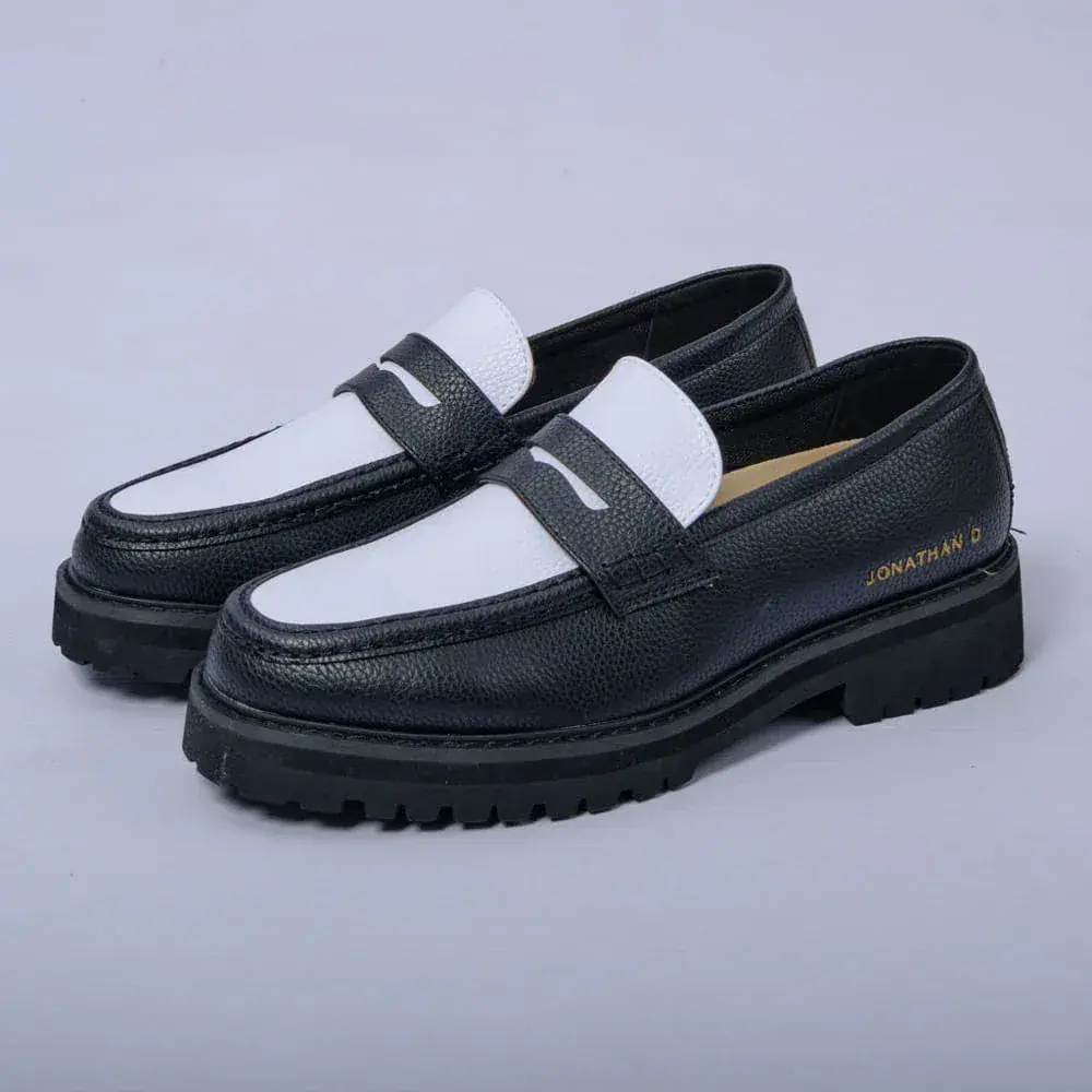 Jonathan D Penny Moc – Noir / Blanc thumbnail