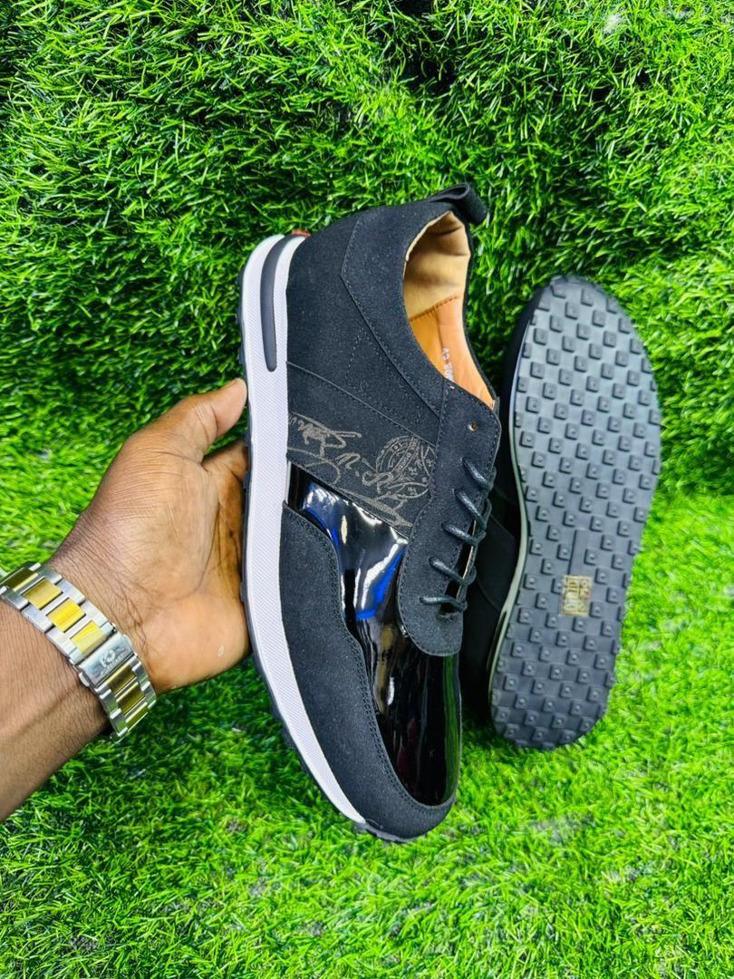 Chaussures Noires - Élégance Intemporelle