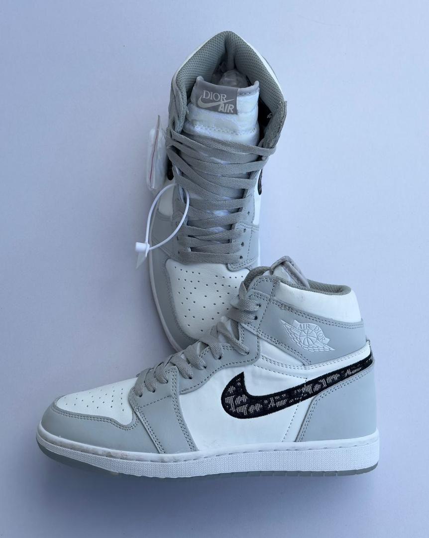 Air Jordan 1 High OG – Neutral Grey