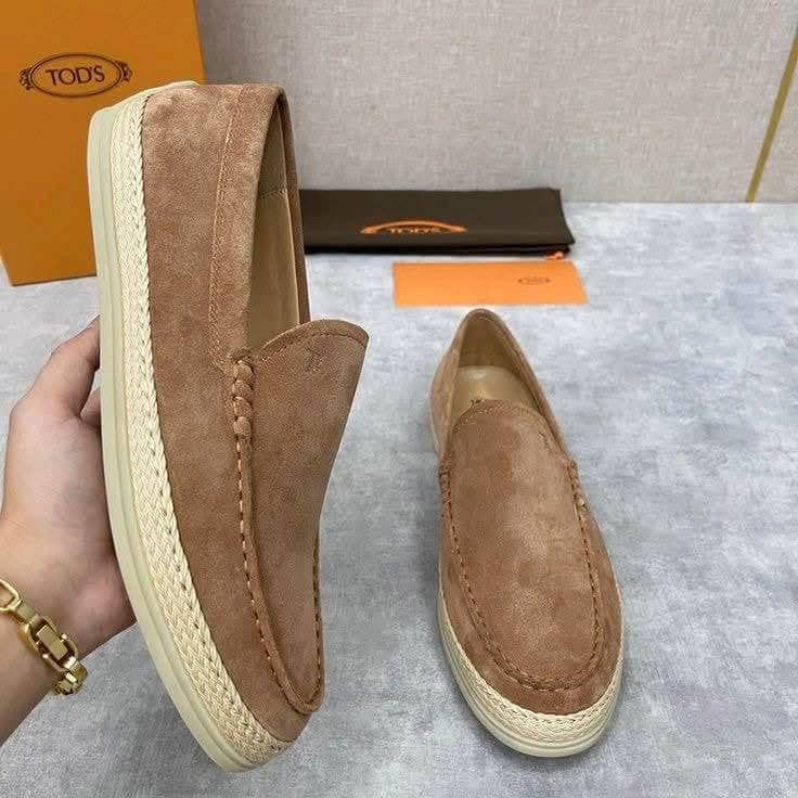 Chaussures Tod’s Slip-On Sans Lacets – Élégance et Confort  thumbnail