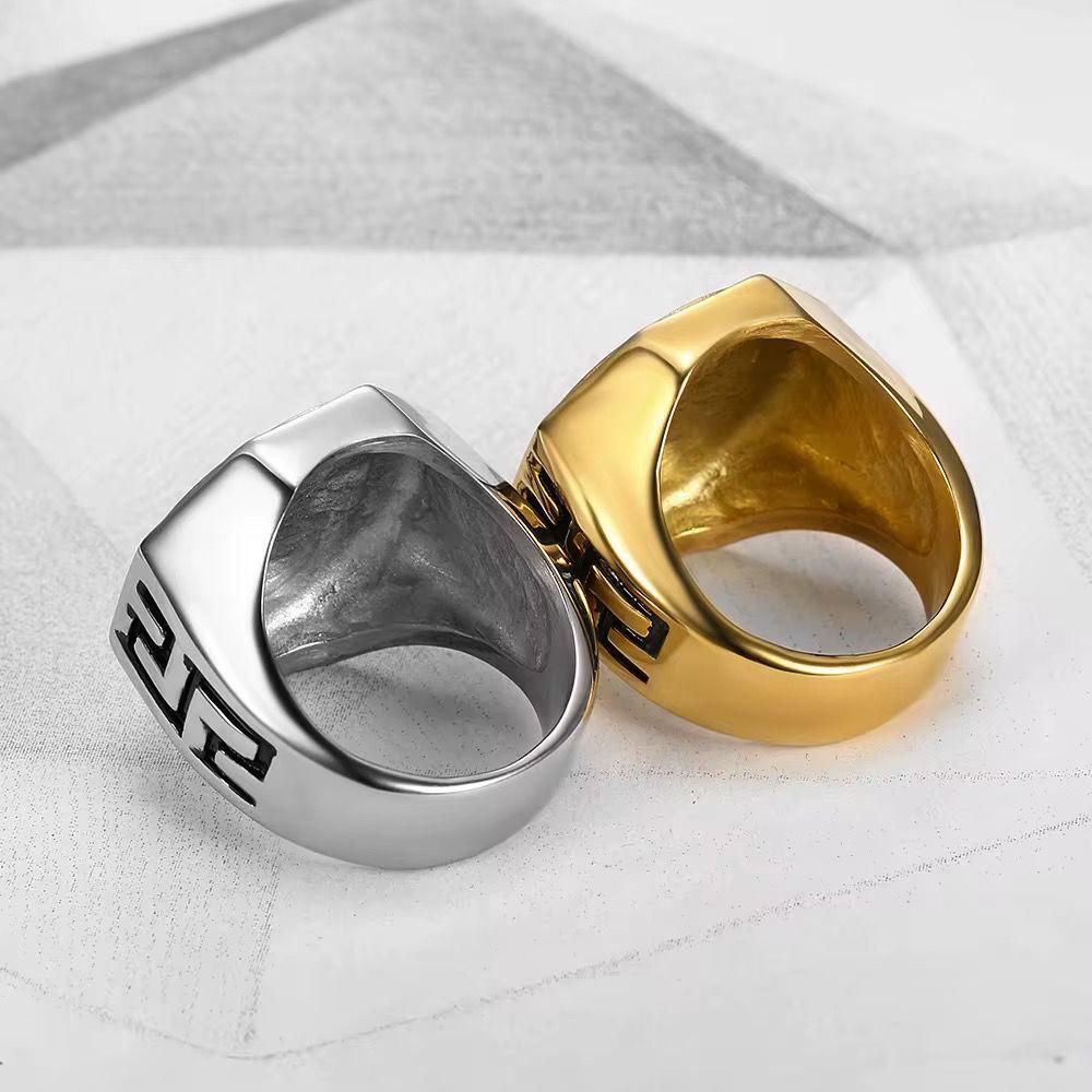 Bague Médaillon Royal Versace thumbnail