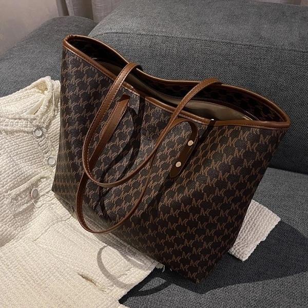 Sac Fourre-Tout Élégant – Grand Format et Polyvalent