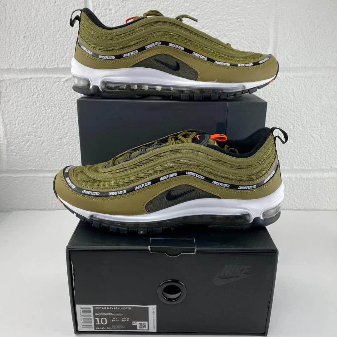 Nike Air Max 97 x Undefeated Vert  thumbnail