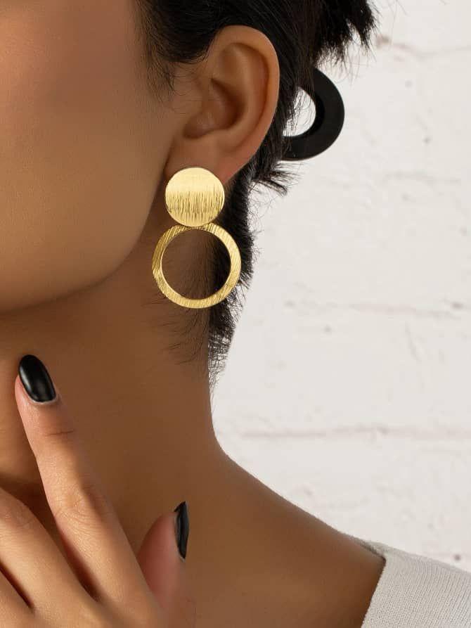 Belles boucles d’oreilles en zinc