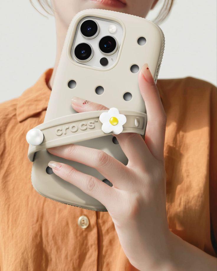 Coque iPhone Style Crocs | Protection & Fun